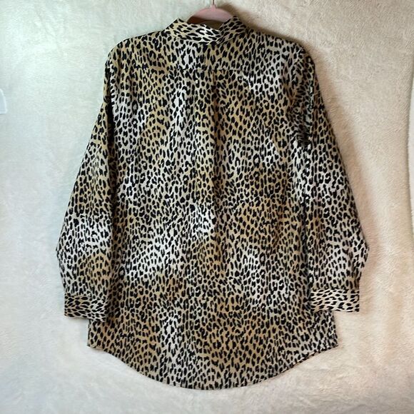 Chico’s No-Iron Leopard Print Tunic Shirt Size 1 (M) Long Sleeve Animal Print - Picture 4 of 4